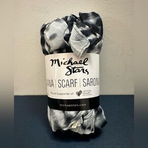 NWT. Michael Stars Black & Gray Alligator Tie-Dye Ruana | Scarf | Sarong